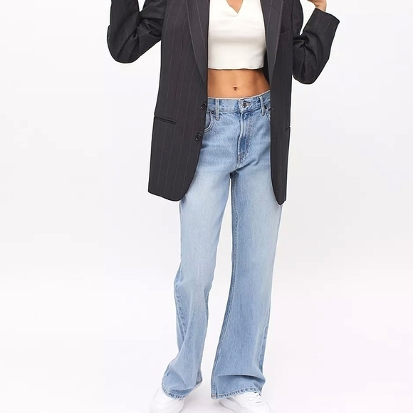 Urban Outfitters BDG 90's Mid Rise Boot Cut Jeans in Light Blue Size 38 NWT - Picture 1 of 5